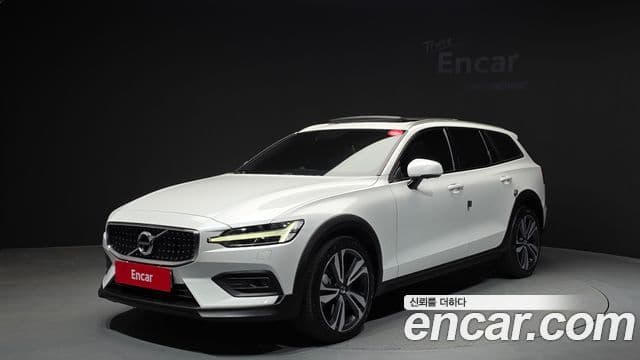 Volvo V60 Cross Country 2 Gen B5 Pro AWD 2021