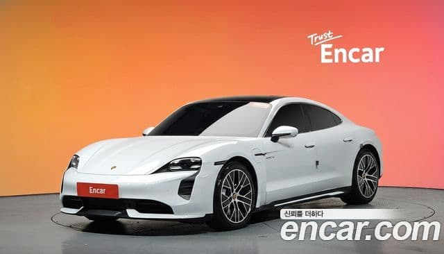 Porsche Taycan Turbo 2021
