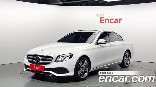 Mercedes-Benz E-Class W213 E300 4 MATIC Avant-garde Intelligent Drive 2017
