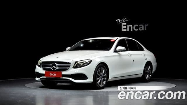 Mercedes-Benz E-Class W213 E300 4 MATIC Avant-garde 2019