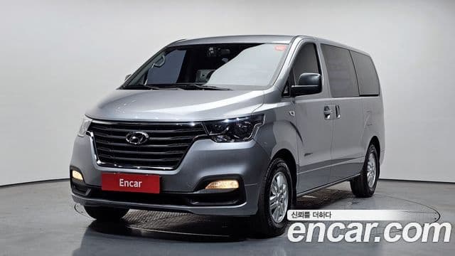 Hyundai New Grand Starex Van 3 seater Smart 2019